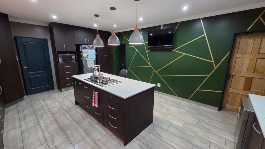 6 Bedroom Property for Sale in Sasolburg Ext 23 Free State